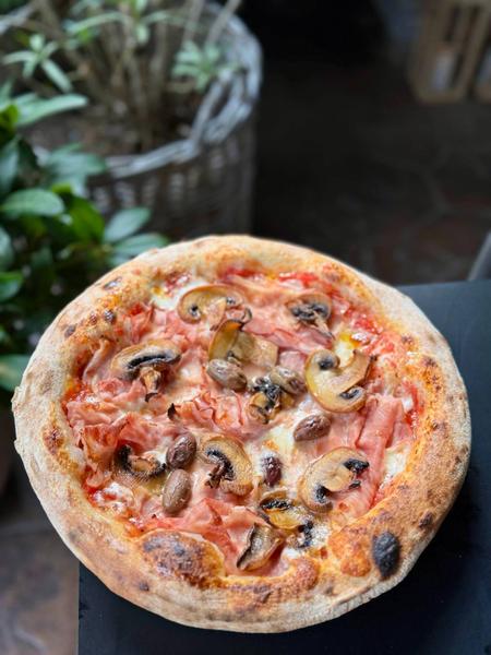 Pizza Prosciutto Funghi